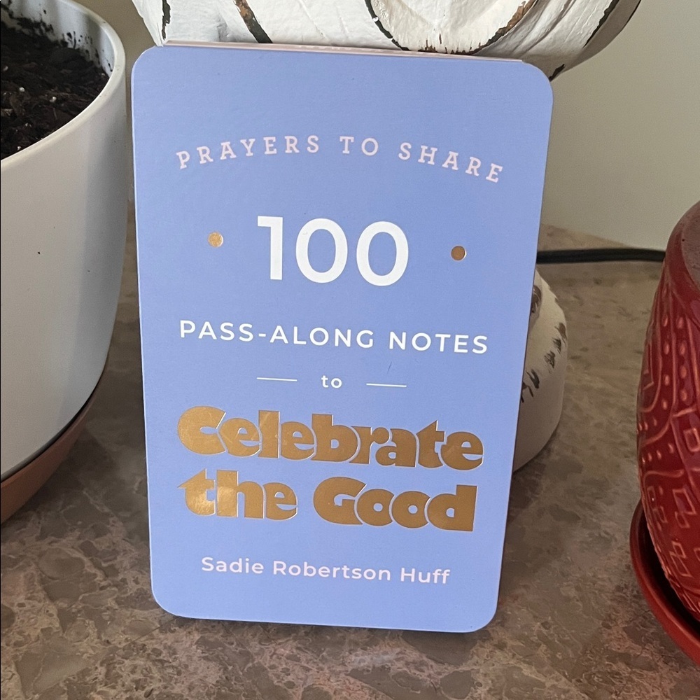 Celebrate the Good Pass-Along Notes by Sadie Robertson Huff - Blue and Gold